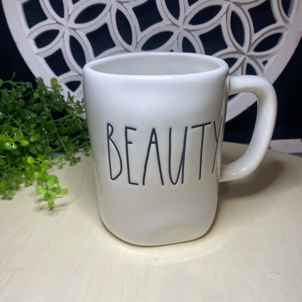 Rae Dunn BEAUTY' Mug‎